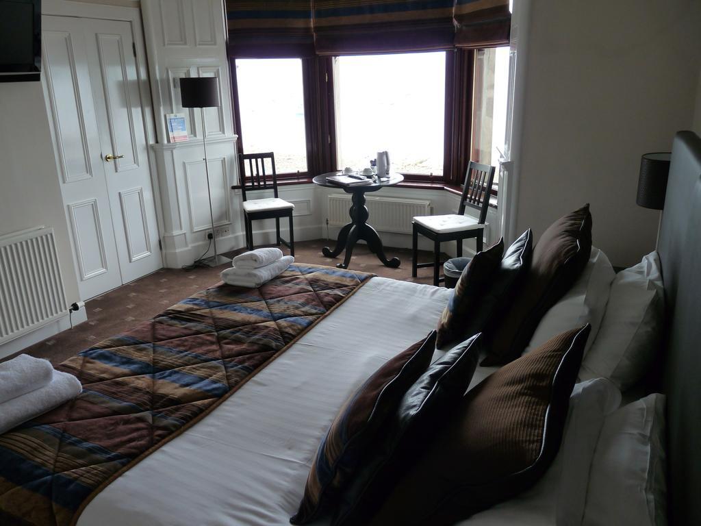 The Spinnaker Hotel Gourock Room photo
