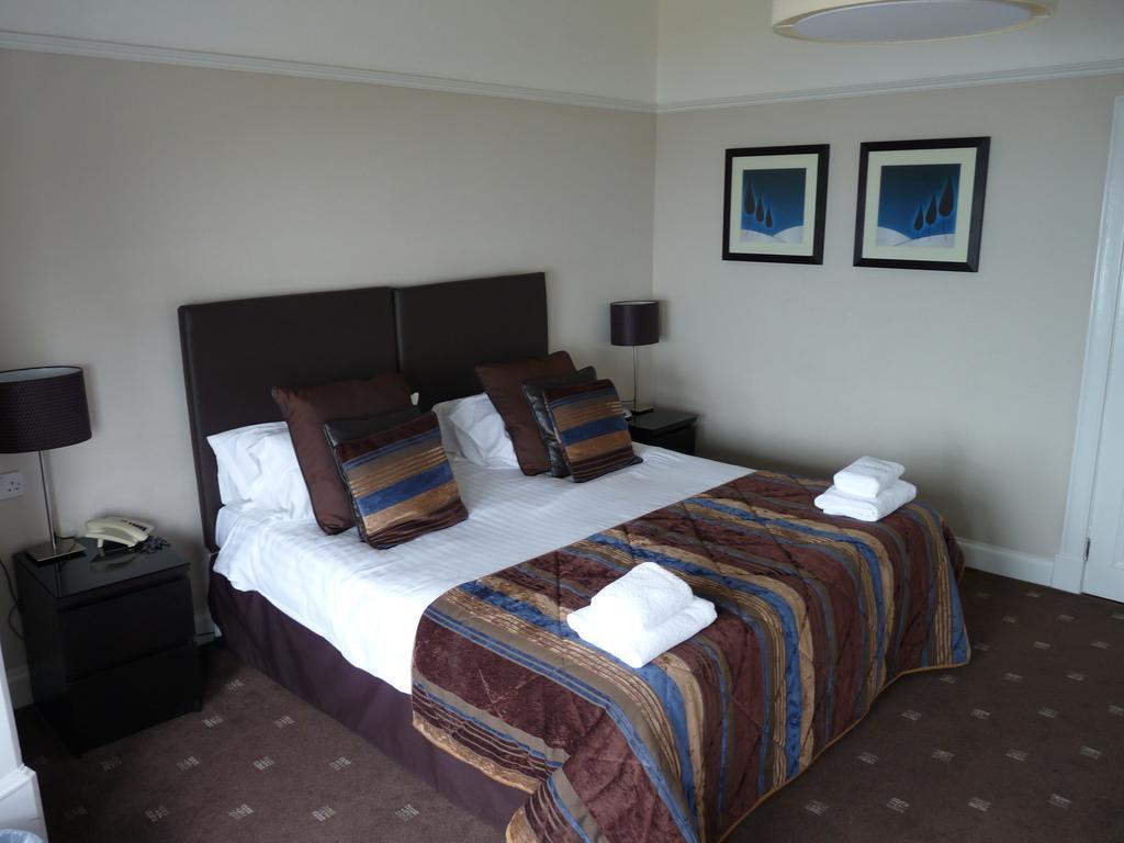The Spinnaker Hotel Gourock Room photo